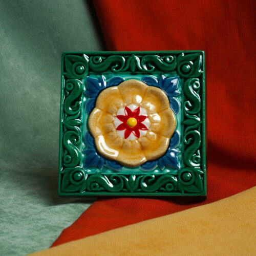 Изразец Солнце цветной зеленый фон фото