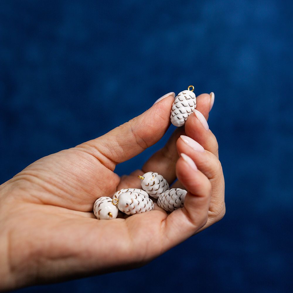 Фарфоровые шишки для мини-елочки фото