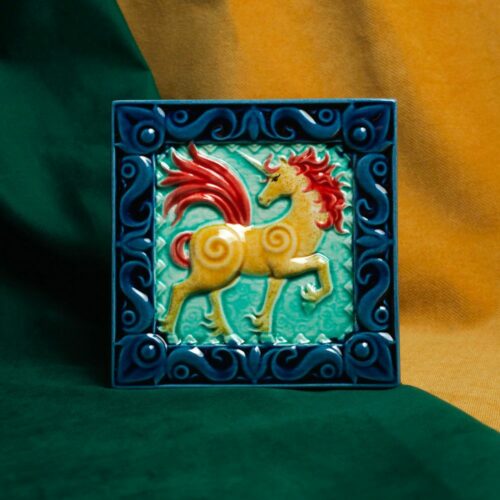 Изразец Единорог цветной синий фон фото