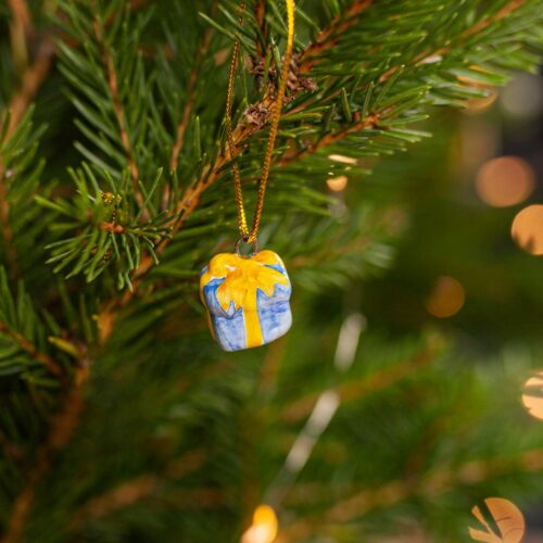 Подарок синий мини Размер: 1.5 × 1.5 × 1.5 СМ, вес: 10ГР фото