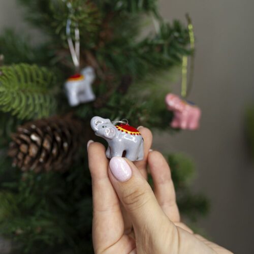 Слоник серый (мини) Размер: 1.5 × 4 × 3 СМ, вес: 10ГР фото