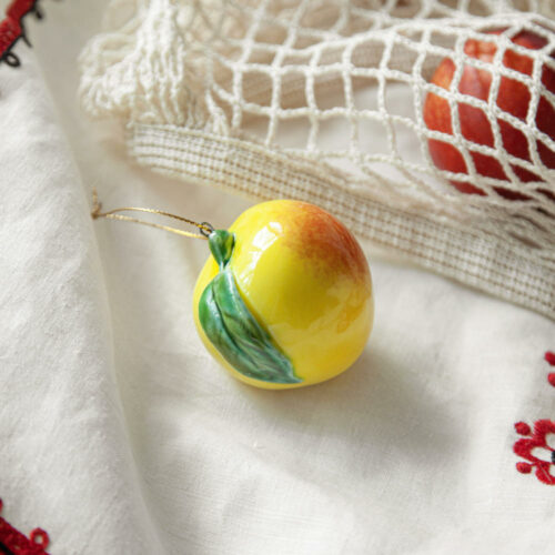 Яблоко малое желтое фото