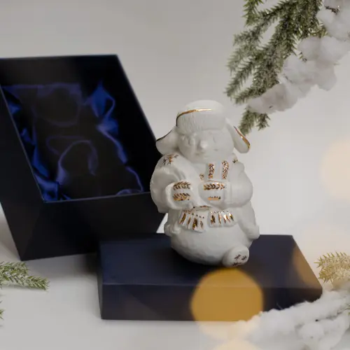 Фигурка Снеговик с мешком фарфор, золото с коробкой Фигурка Снеговик с мешком фарфор, золото с коробкой фото