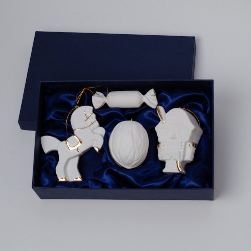 Набор 4 изделия (Щелкунчик, лошадка Щелкунчика, орех, конфетка) фарфор фото