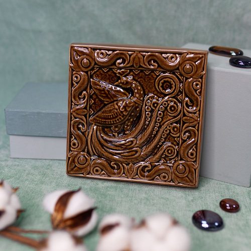 Изразец Павлин одноцветный коричневый фото