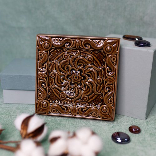 Изразец Лотос одноцветный коричневый фото