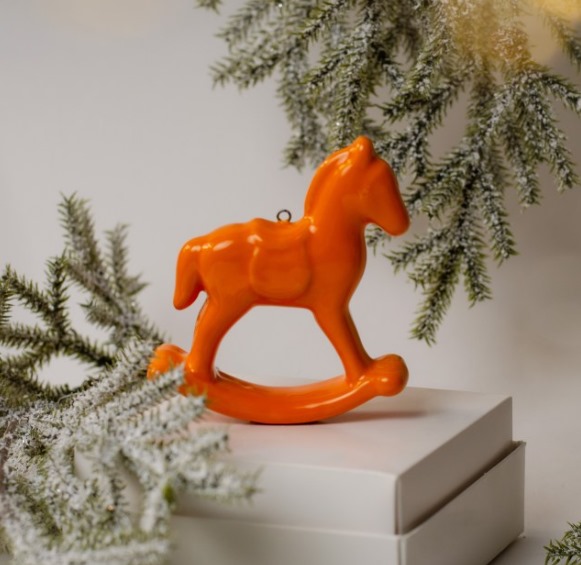 Лошадка качалка разноцветная глазурь оранжевые фото