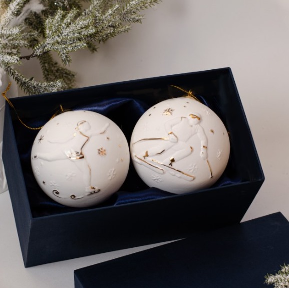 Набор 2 изделия шары фарфор (фигуристка, лыжник) фото