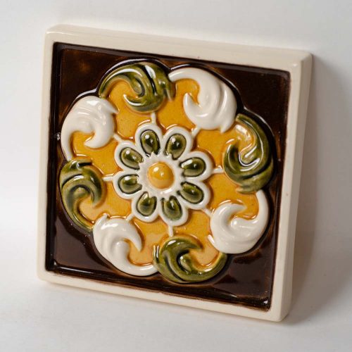 Изразец 12*12 полихромный (чертополох) коричневый фон фото